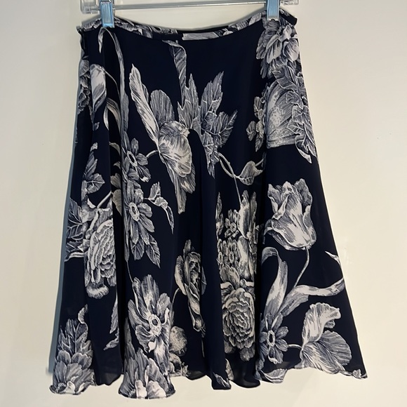 Linda Allard Ellen Tracy 100% silk floral skirt - Picture 3 of 8